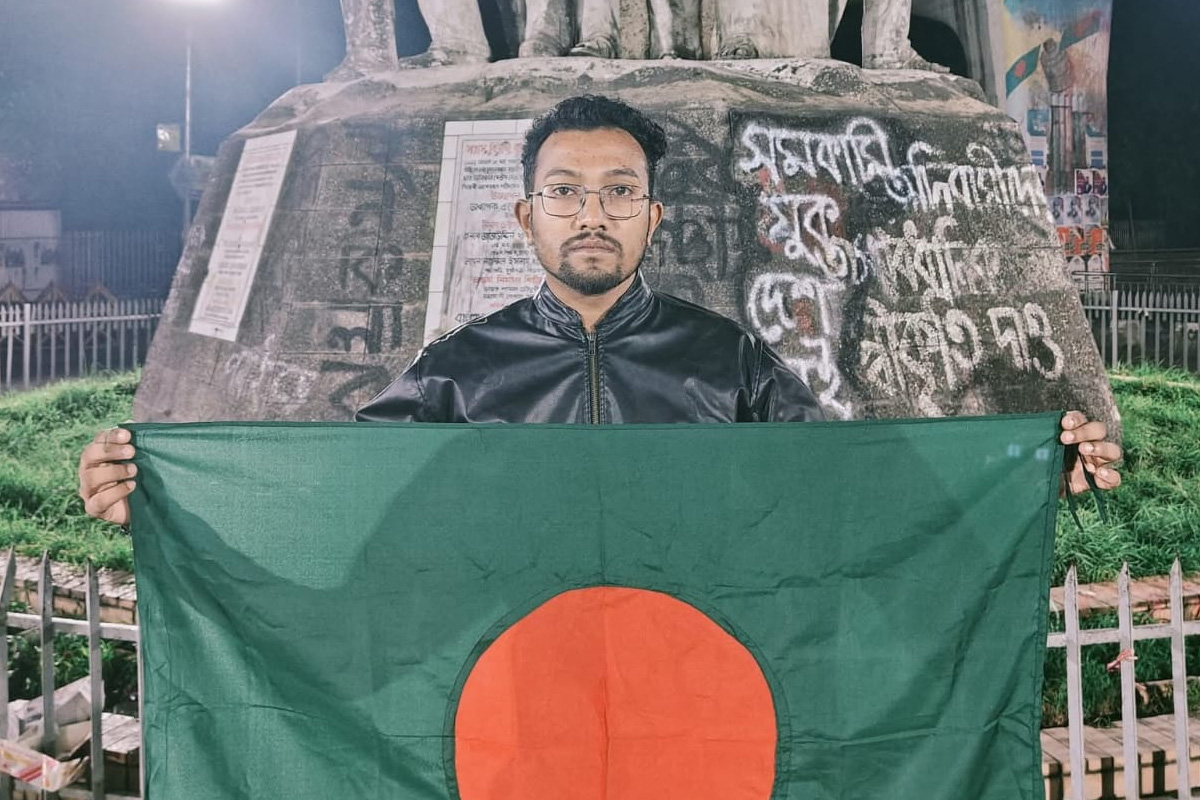 ক্ষতির দায় নিয়ে হলে অবস্থান করতে চান ঢাবি শিক্ষার্থী