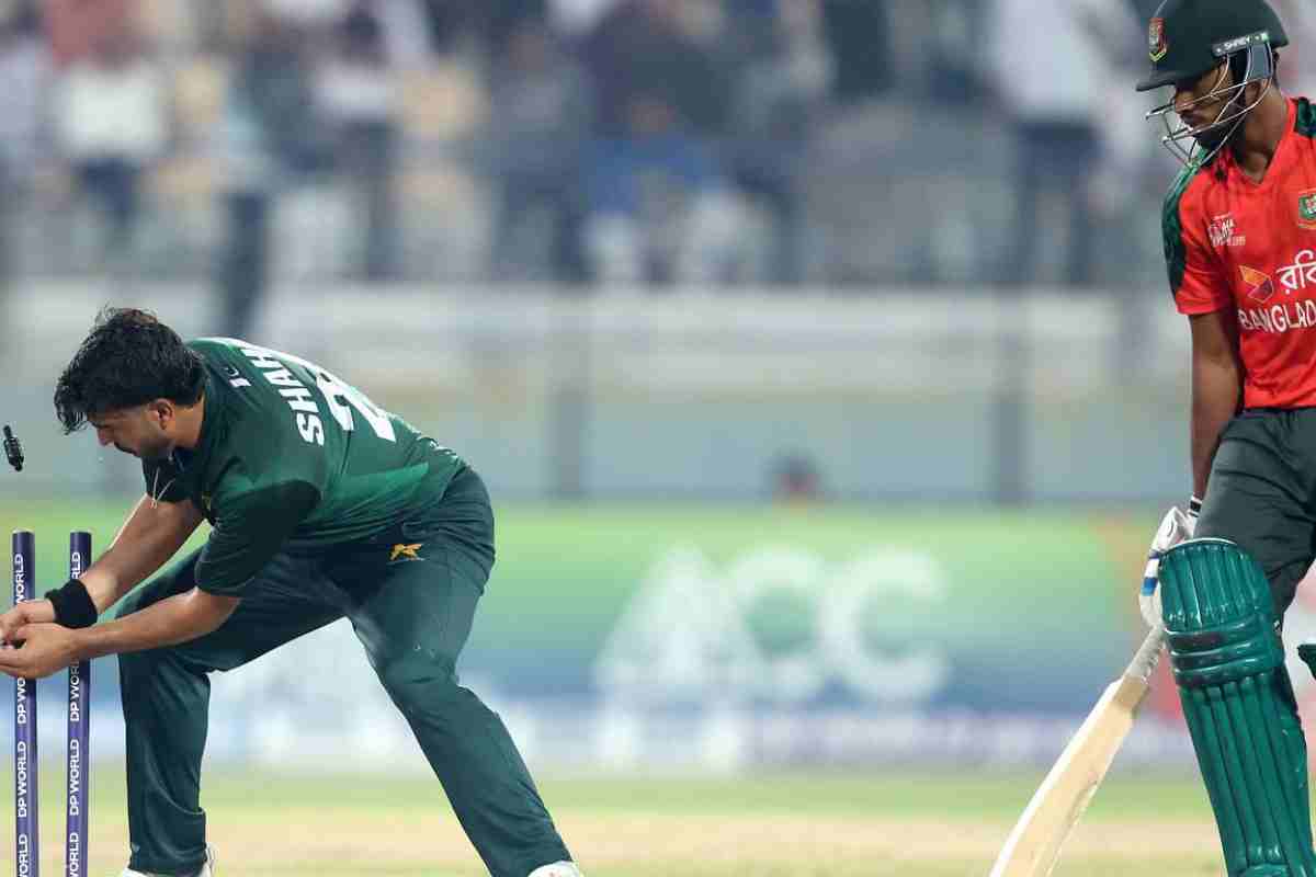 হারের হতাশায় বাংলাদেশ এ দর্শক মাঠ ছাড়লেন