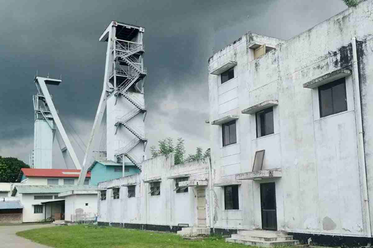 ভূমিকম্প আতঙ্কে দিনাজপুরের পাথর খনি বন্ধ