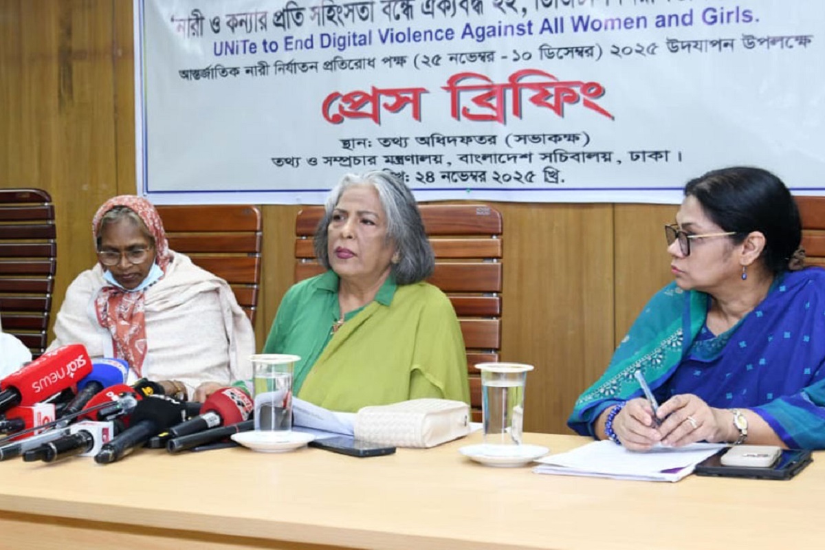 মেয়েদের আলাদা টয়লেট ছাড়া স্কুল রেজিস্ট্রেশন নয়: উপদেষ্টা