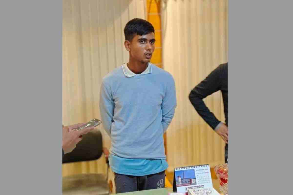 ফেসবুকে কাবা শরিফ অ’ব’মাননা, ফরিদপুরে যুবক আ’টক