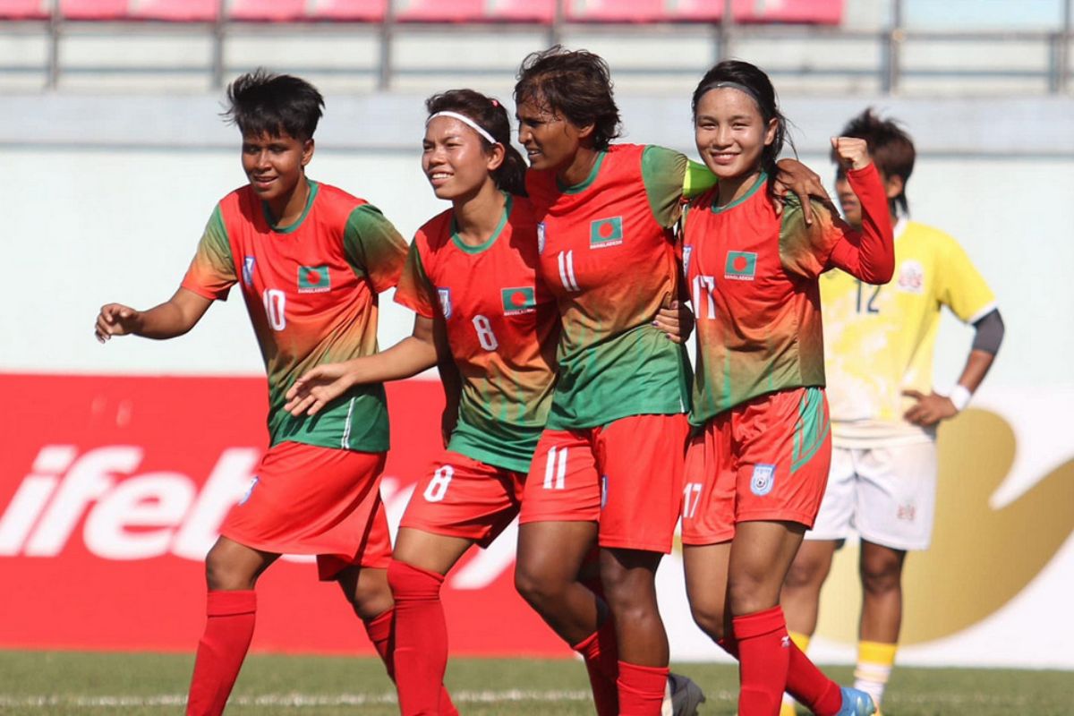 বাংলাদেশ বনাম মালয়েশিয়া: দ্বিতীয়ার্ধের খেলা শুরু-দেখুন ফলাফল-LIVE