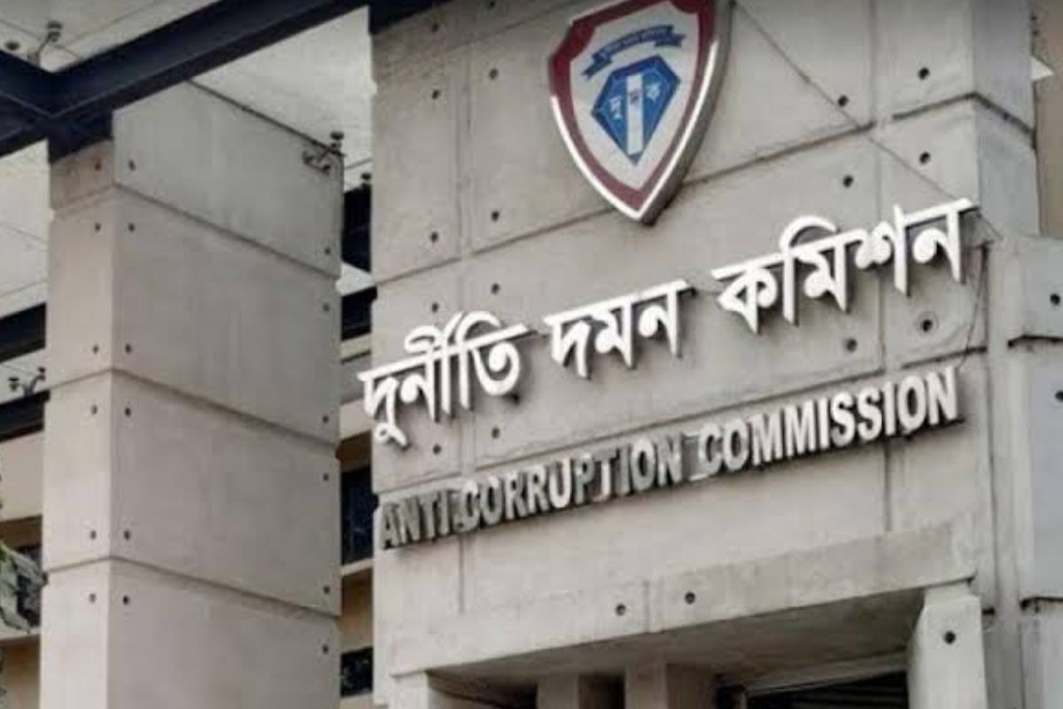 
নতুন অধ্যাদেশ: দুদক কর্মকর্তাদের সম্পদের হিসাব বাধ্যতামূলক