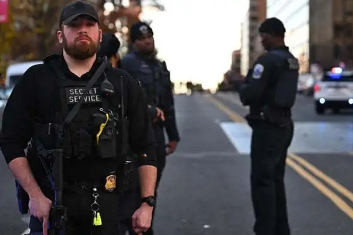 
যুক্তরাষ্ট্রে আফগানদের অভিবাসন ‘এল অনির্দিষ্টকালের জন্য বন্ধ