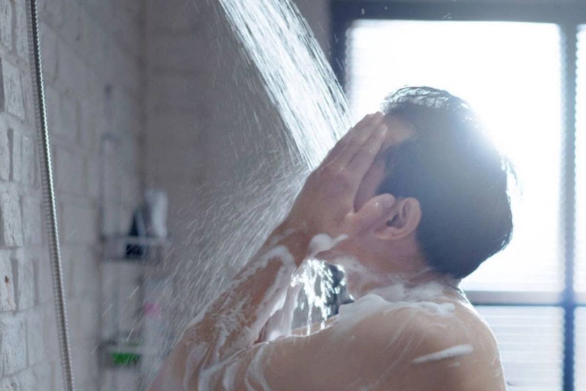 জুমার দিনে পবিত্রতার গুরুত্ব: গোসল নিয়ে ইসলামিক দৃষ্টিভঙ্গি