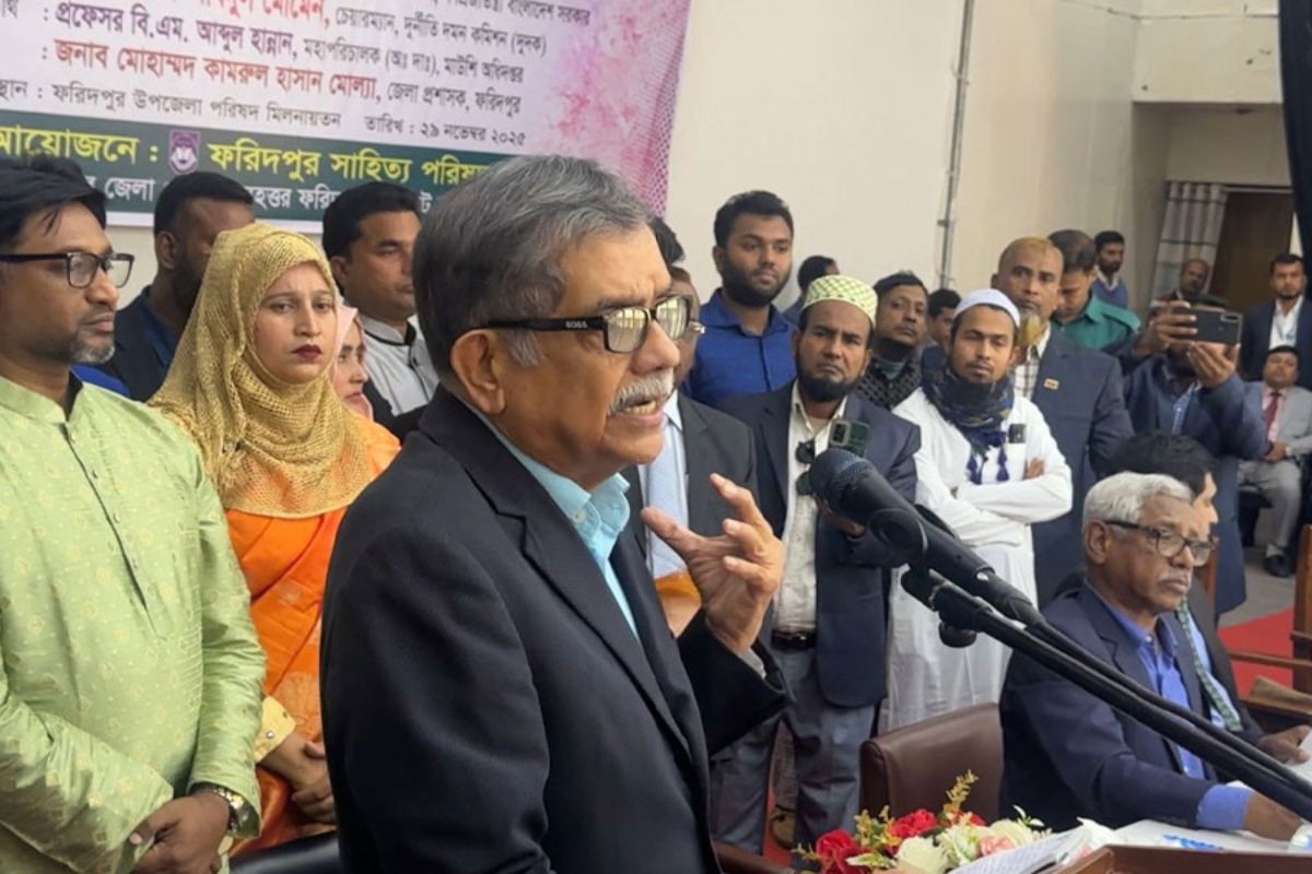 শিক্ষাঙ্গনে রাজনৈতিক কলুষতা আনার কোনো মানে হয় না: শিক্ষা উপদেষ্টা