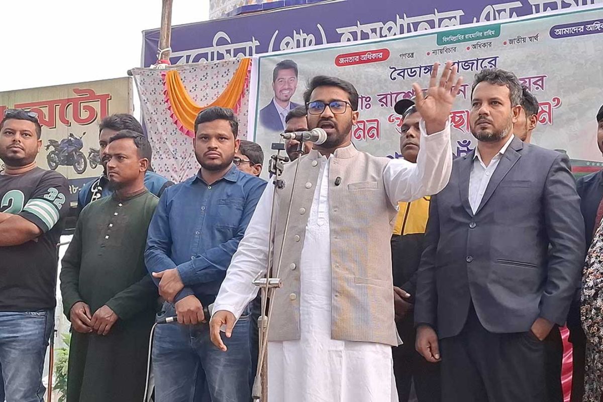 ভারতের চোখে চোখ রেখে কথা বলা শিখিয়েছেন খালেদা জিয়া: রাশেদ খাঁন