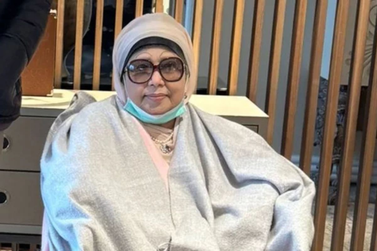 খালেদা জিয়ার চিকিৎসায় যুক্তরাজ্যের বিশেষজ্ঞ চিকিৎসক দল ঢাকায়