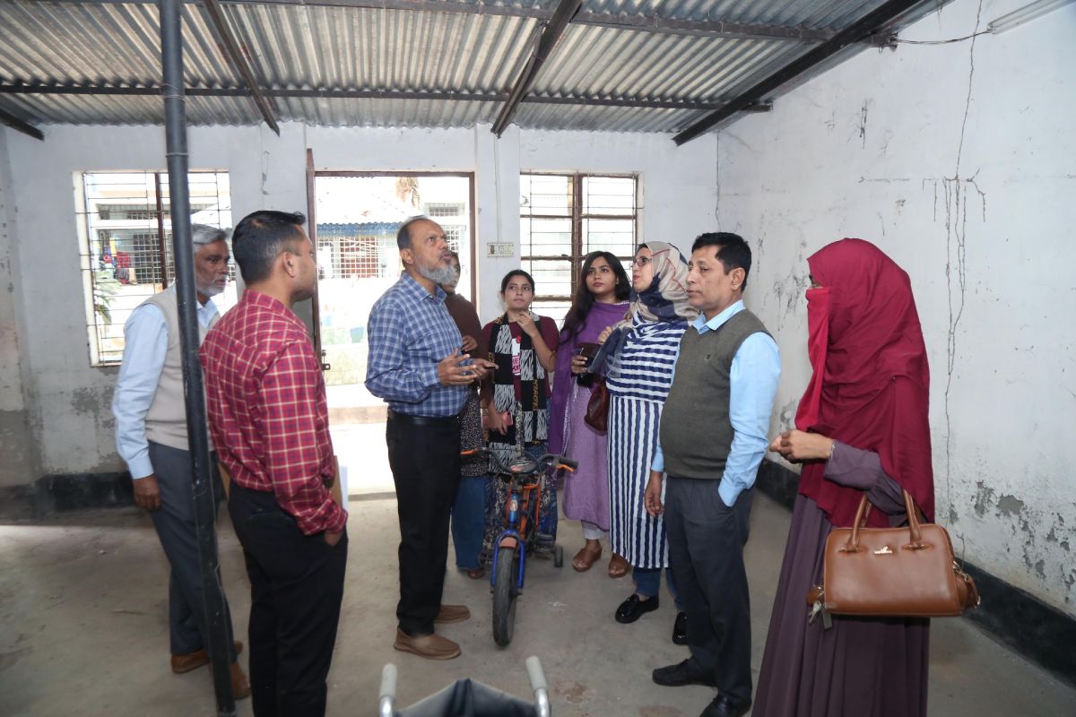 ঢাবির আরও ৪ হল পরিদর্শন করল বুয়েটের বিশেষজ্ঞ দল