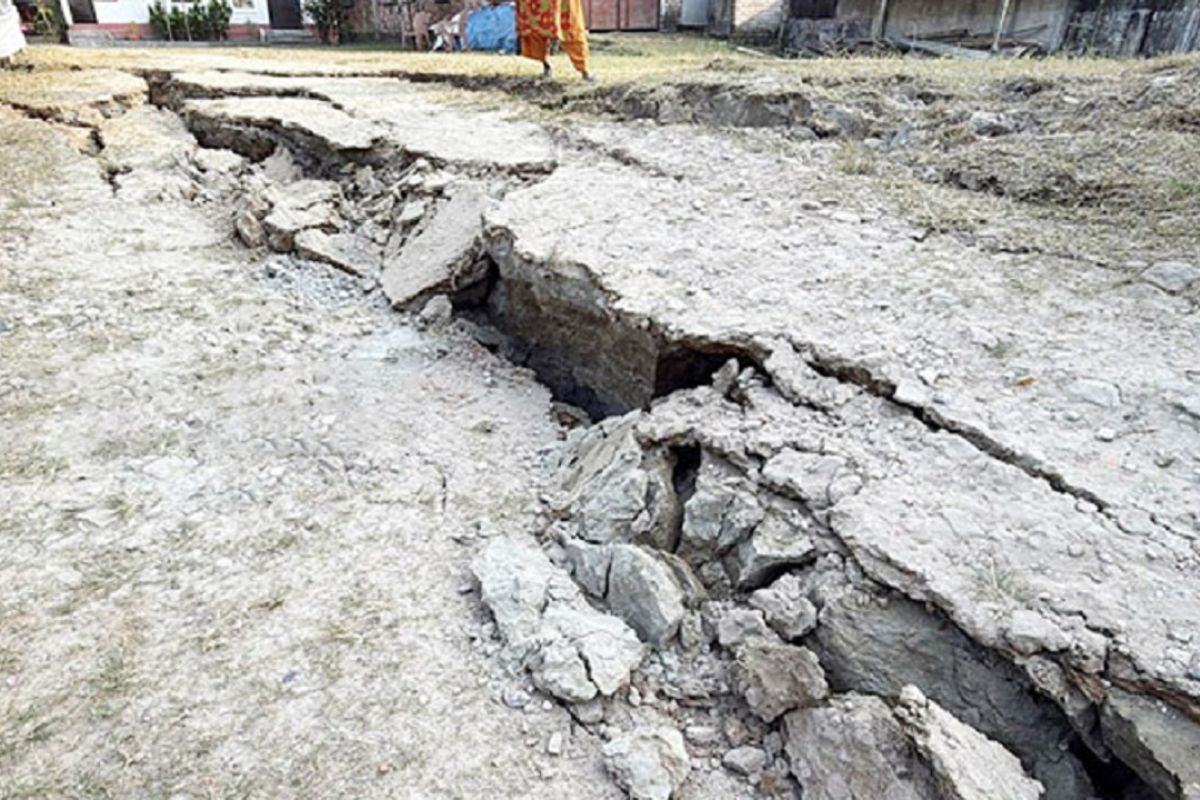 ১৩ দিনের ব্যবধানে ৫ ভূমিকম্প, আতঙ্কিত মানুষ