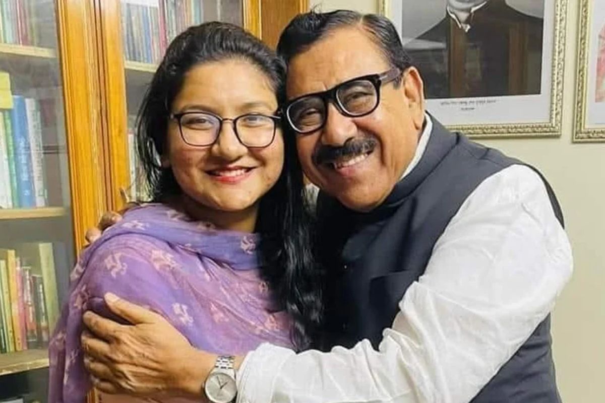 সাবেক মন্ত্রী শাজাহান খানের মেয়ের নামে দুদকের মামলা