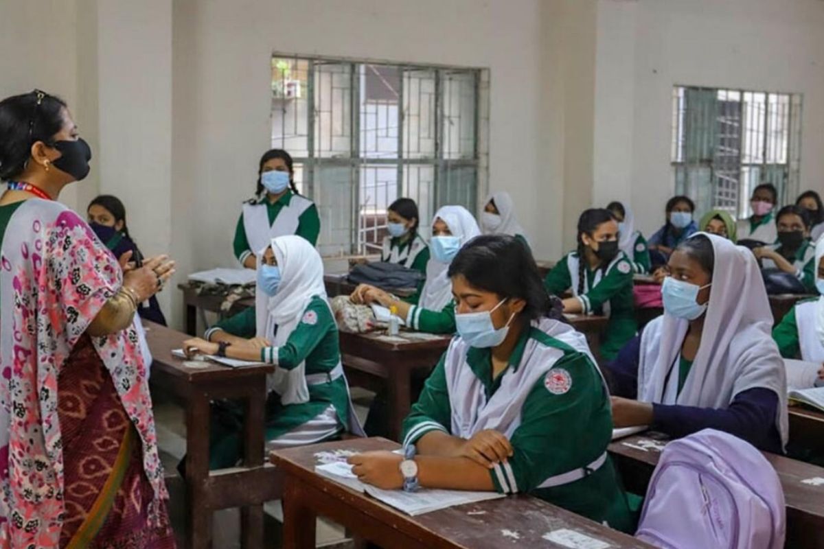 সাংবাদিকতা-ওকালতি করতে পারবেন না এমপিও শিক্ষকরা