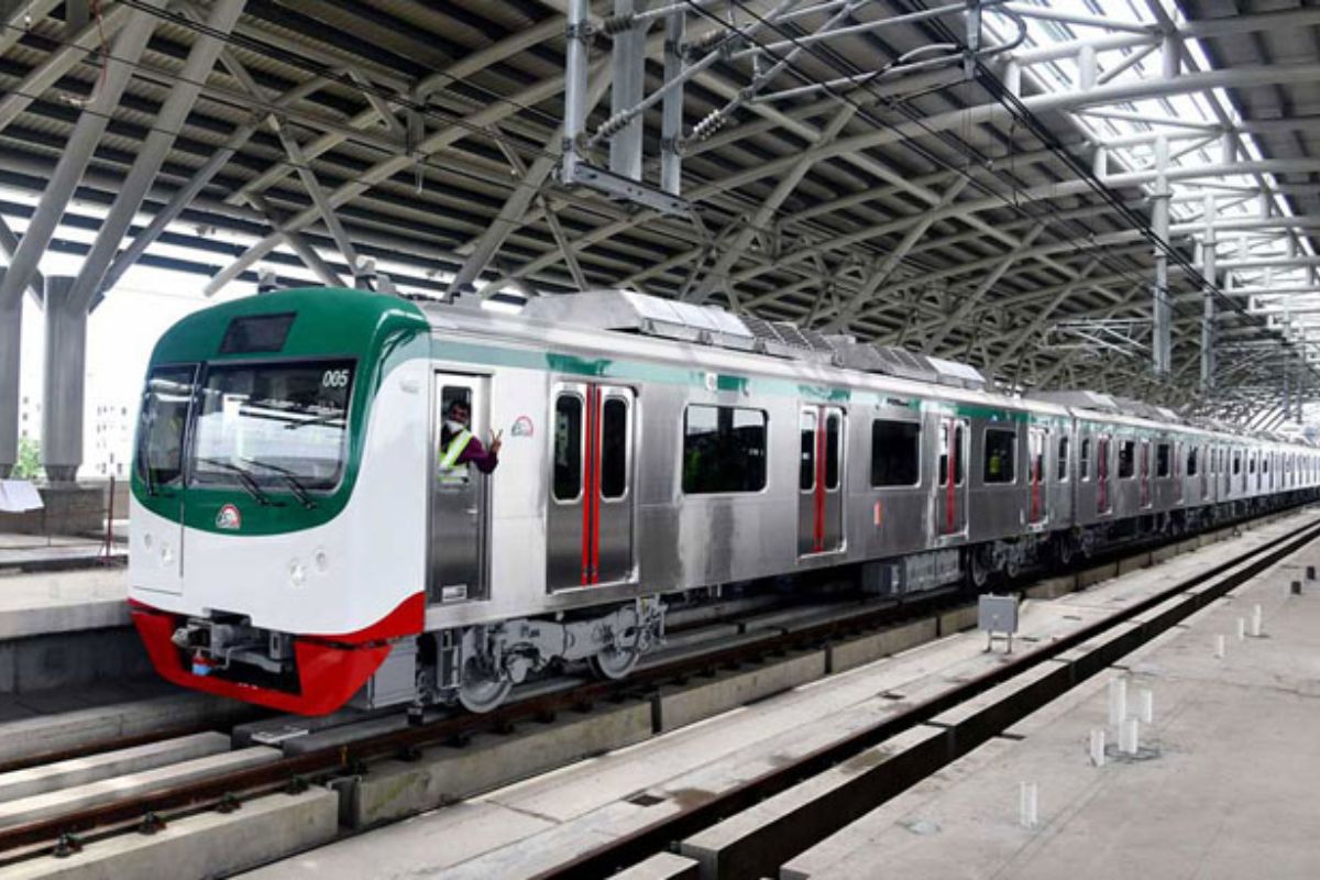 উদ্বেগ কাটল: বন্ধ হচ্ছে না মেট্রোরেল