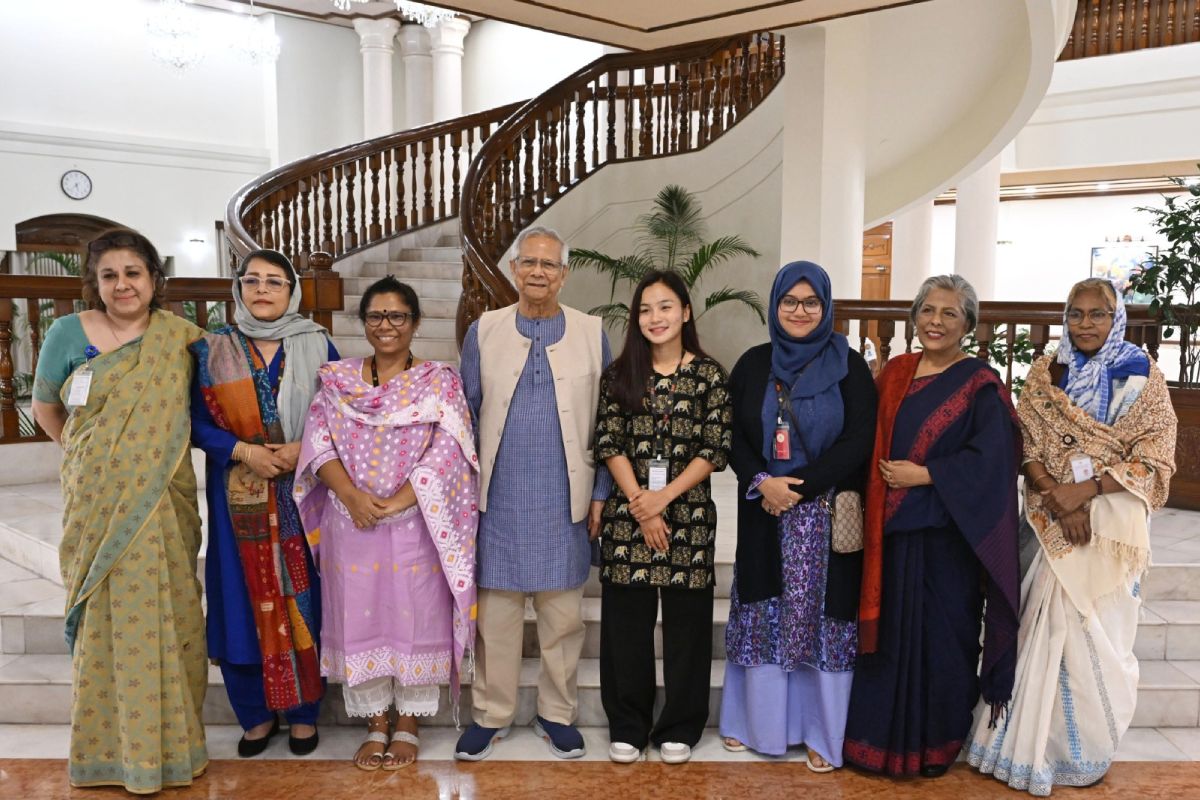 রোকেয়া পদকজয়ীদের সংবর্ধনা দিলেন প্রধান উপদেষ্টা