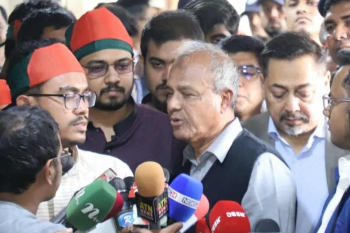 হাদির হ’ত্যাচেষ্টাকারীদের বিষয়ে যা বললেন স্বরাষ্ট্র উপদেষ্টা