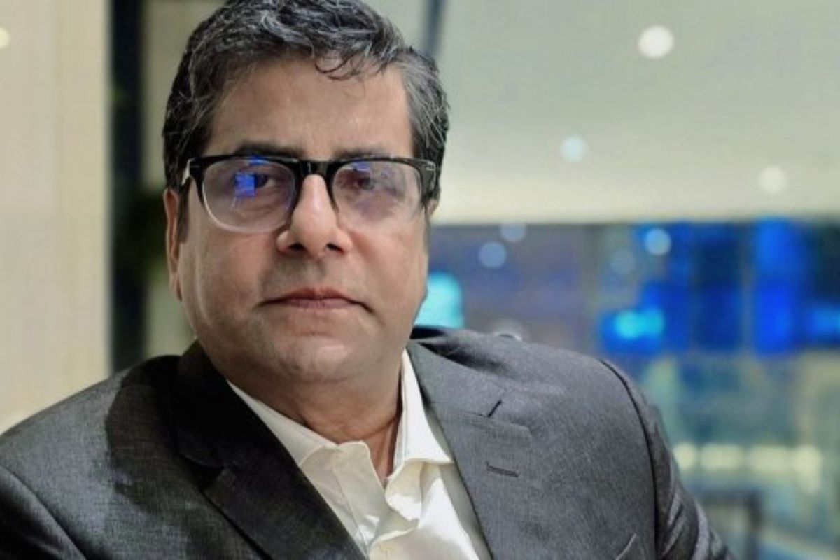 আনিস আলমগীরকে পাঁচ দিনের রিমান্ডে নিয়েছে ডিবি