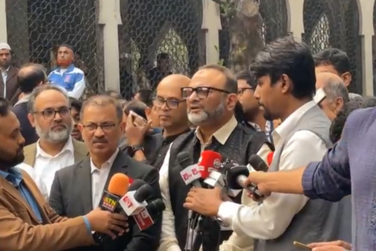 'হাদির পরিবার আজ থেকে ঢাকা বিশ্ববিদ্যালয়ের বড় পরিবারেরই অংশ'