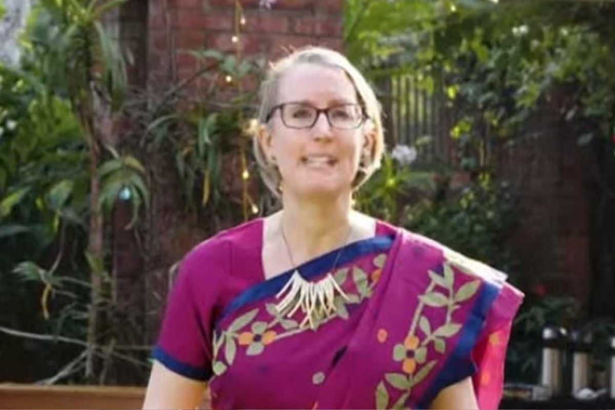 
শাড়ি পরে বড়দিন উদযাপন করলেন ব্রিটিশ হাইকমিশনার