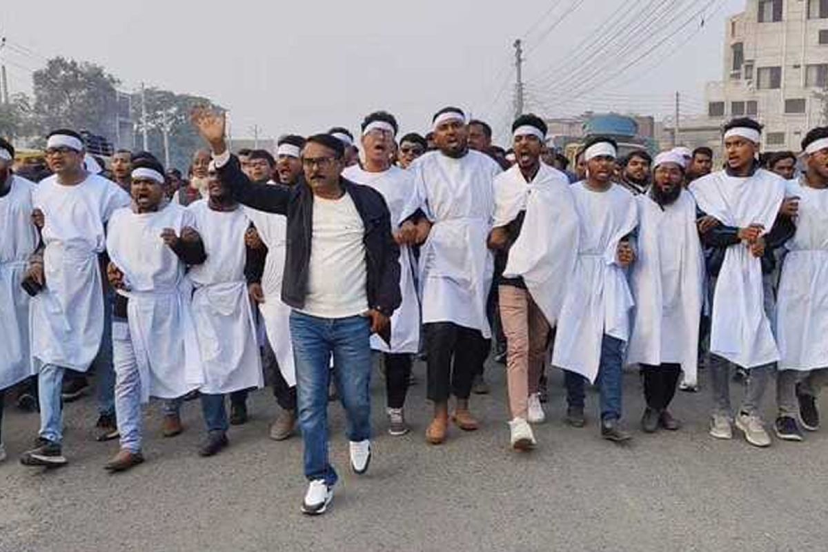 রাশেদ খানকে অবাঞ্ছিত ঘোষণা করে বিএনপির ‘কাফন মিছিল’