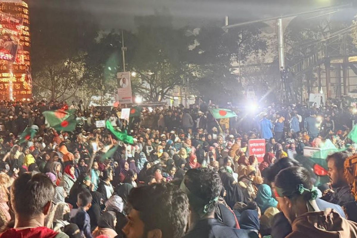 হাদি হ'ত্যার বিচার: দ্বিতীয় দিনেও রাতভর অবস্থানের ঘোষণা