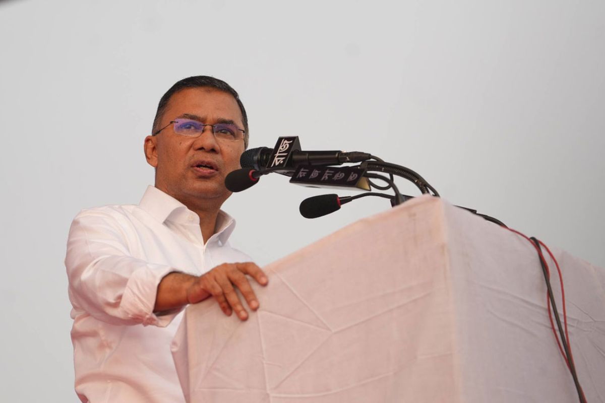 ঢাকা-১৭ আসন থেকে নির্বাচনে লড়বেন তারেক রহমান, মনোনয়নপত্র সংগ্রহ