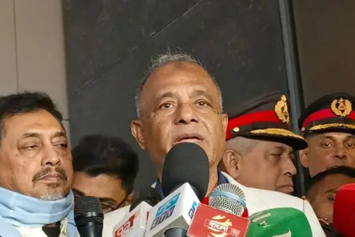 নির্বাচনকে কেন্দ্র করে সীমান্ত দিয়ে অবৈধ অস্ত্র ঢুকছে: স্বরাষ্ট্র উপদেষ্টা