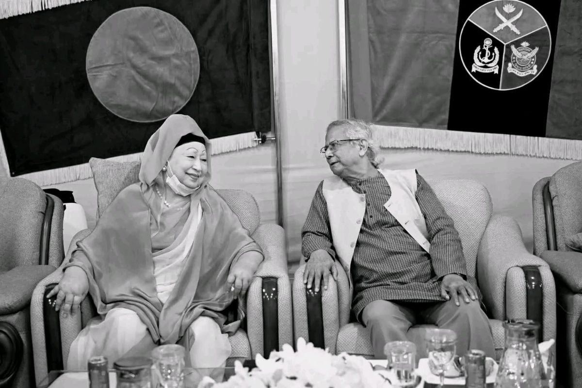 সাবেক প্রধানমন্ত্রী বেগম খালেদা জিয়ার মৃ'ত্যুতে প্রধান উপদেষ্টার শোক