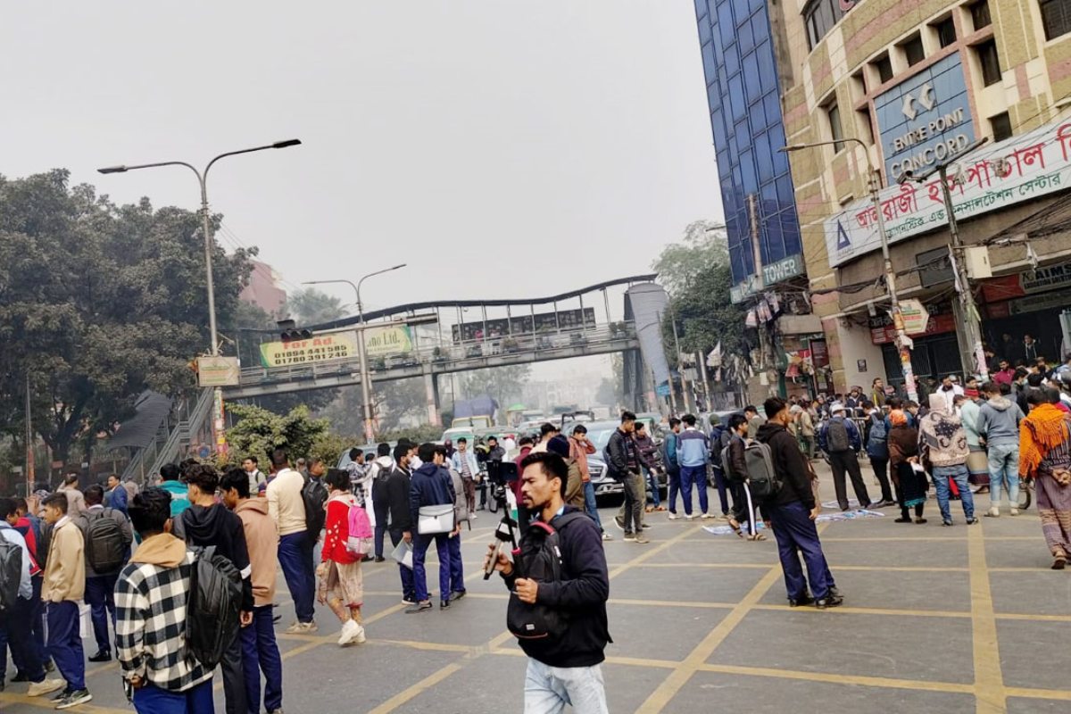 সাকিবুল হ'ত্যার বিচার দাবিতে শিক্ষার্থীদের বিক্ষোভ, স্থবির ফার্মগেট