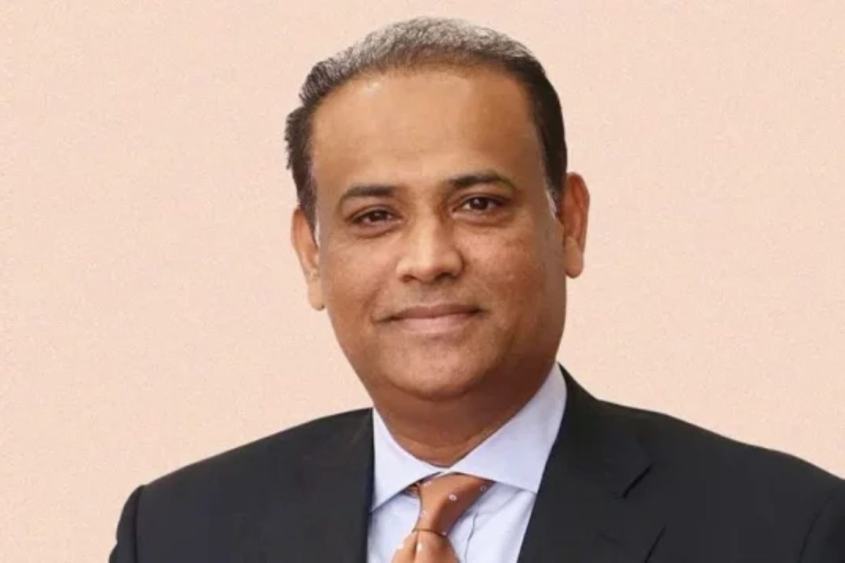 সাবেক মন্ত্রী ও ব্যাংক কর্মকর্তাদের ভুয়া ঋণ কেলেঙ্কারি ফাঁস