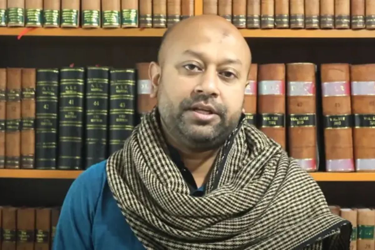 ভোটারদের কাছে আর্থিক সহযোগিতা চাইলেন ব্যারিস্টার ফুয়াদ