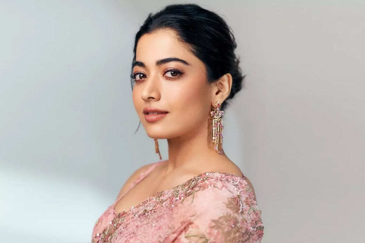 সর্বোচ্চ কর দিয়ে আলোচনার শীর্ষে রাশমিকা