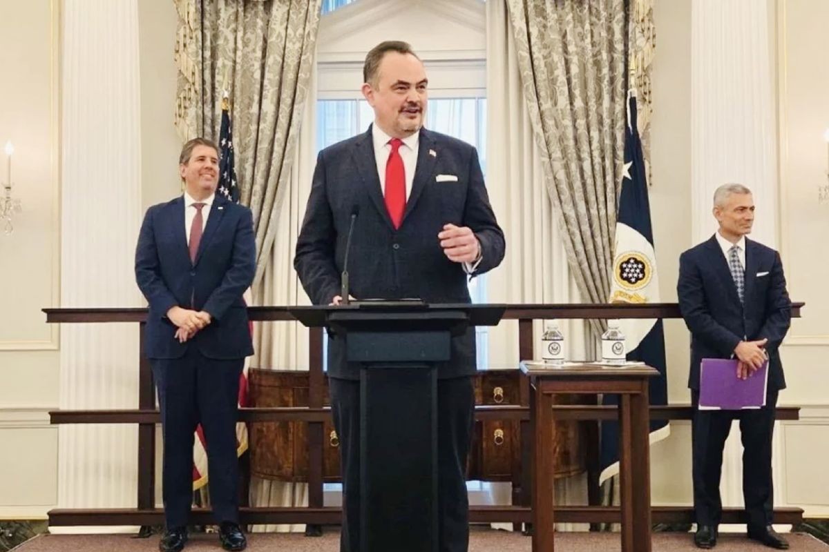 সন্ধ্যায় ঢাকায় আসছেন নবনিযুক্ত মার্কিন রাষ্ট্রদূত ব্রেন্ট ক্রিস্টেনসেন