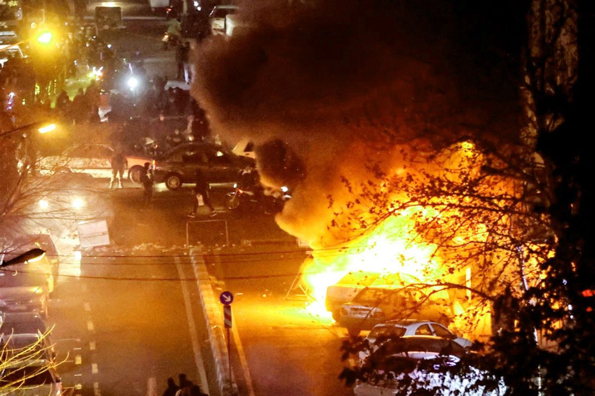 ইরানে সরকারবিরোধী বিক্ষোভ, নি'হতের সংখ্যা ছাড়াল ২০০০