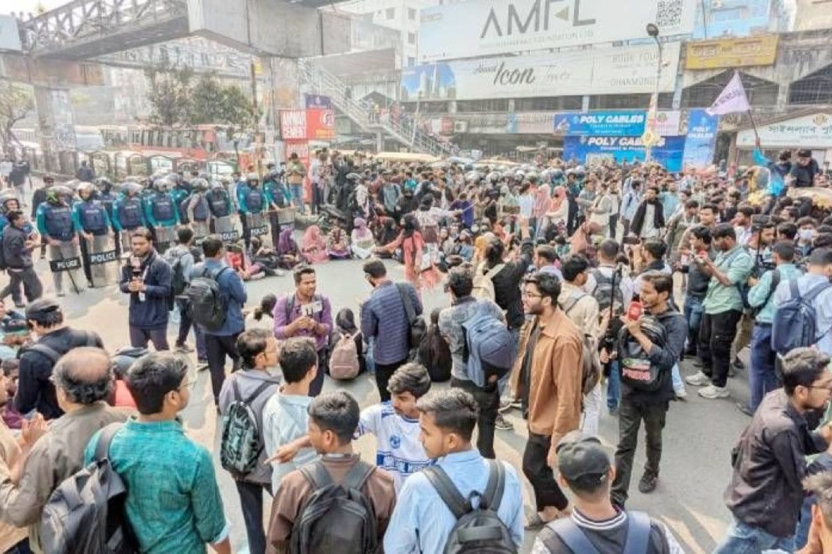 কাল থেকে লাগাতার কর্মসূচির ডাক সাত কলেজ শিক্ষার্থীদের
