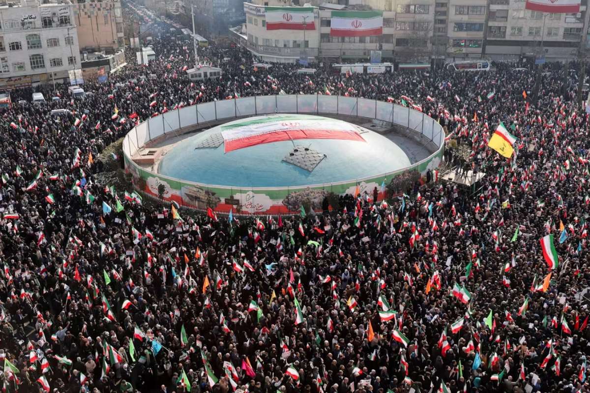 গালফ কূটনীতিতে ভেস্তে গেল ইরানে মার্কিন হামলা