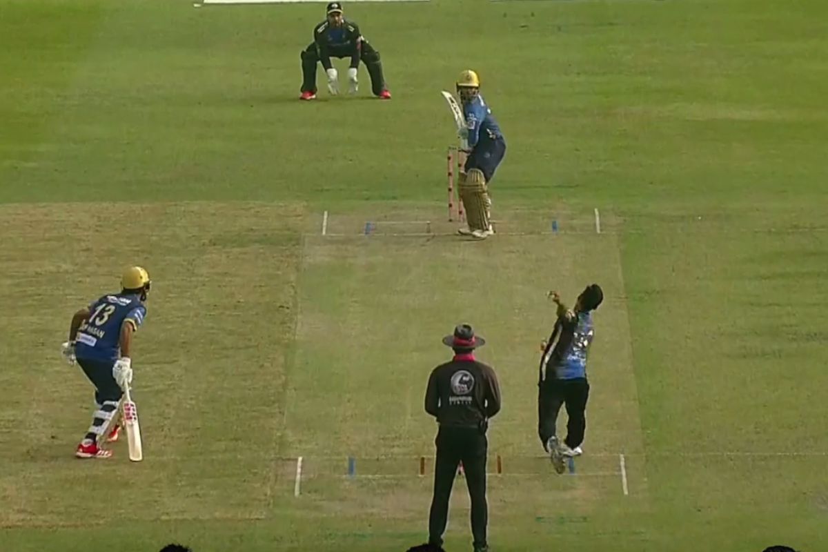 ঢাকা ক্যাপিটালস বনাম রংপুর রাইডার্স: জমজমাট খেলাটি চলছে-দেখুন সরাসরি