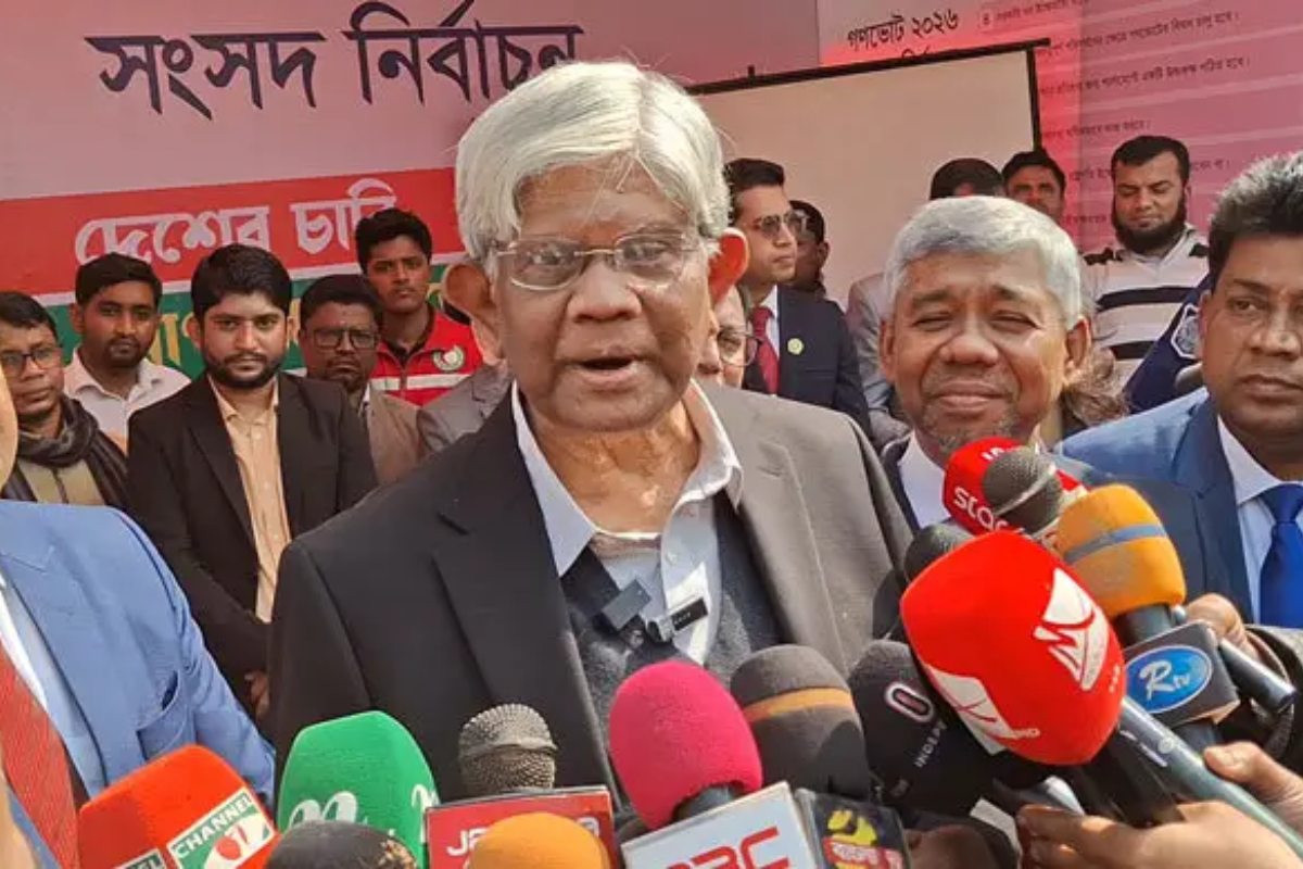 দেশের অর্থনীতি এখন আর ভঙ্গুর অবস্থায় নেই: অর্থ উপদেষ্টা
