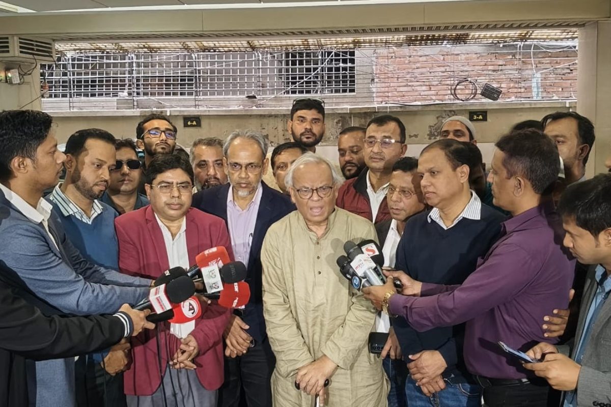 তারেক রহমানের নিরাপত্তা হতে হবে নিশ্ছিদ্র: রিজভী