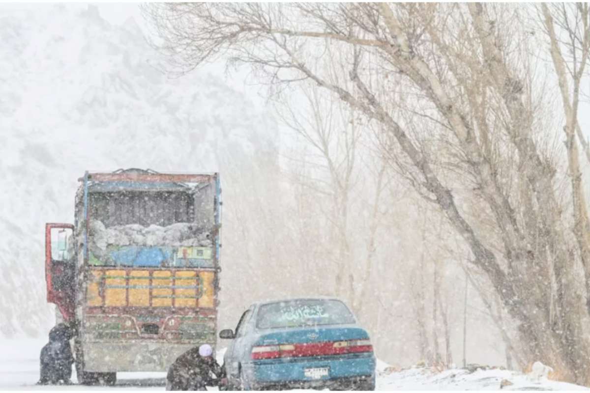 ভয়াবহ তুষারপাতে আফগানিস্তানে নি-হ-ত অন্তত ৬১