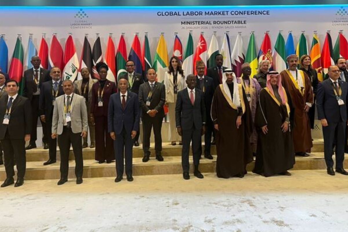 প্রতি মাসে ৬০ হাজার কর্মীকে দক্ষতার সনদ দিচ্ছে সরকার: আসিফ নজরুল