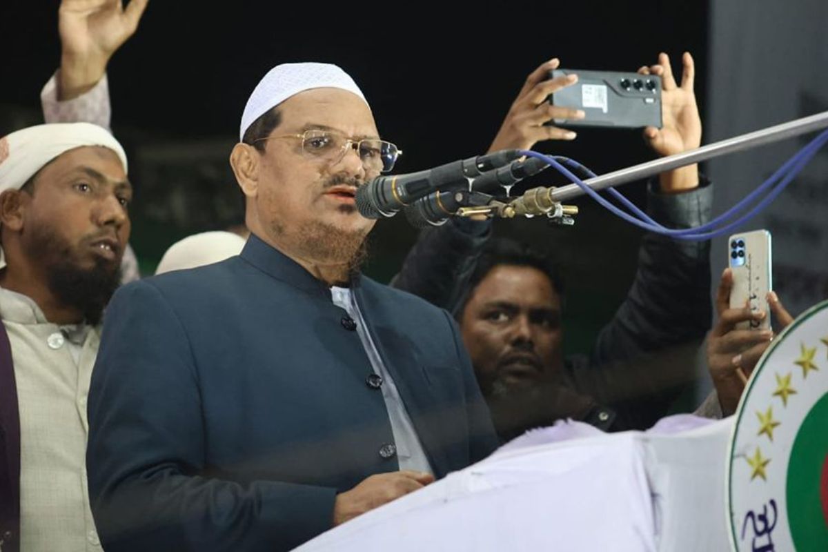 
ইসলামের পক্ষে একমাত্র বাক্স হাতপাখা: চরমোনাই পীর