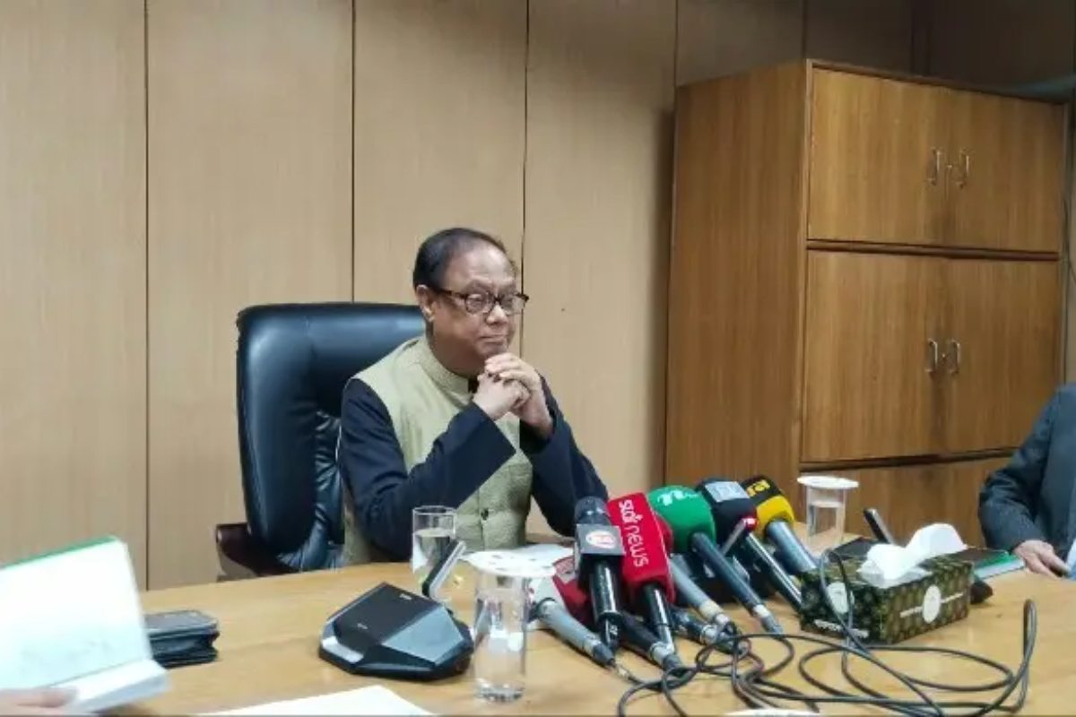 কিছু স্বার্থান্বেষী মহল টাকা দিয়ে মানুষকে উসকানি দিচ্ছে: গভর্নর