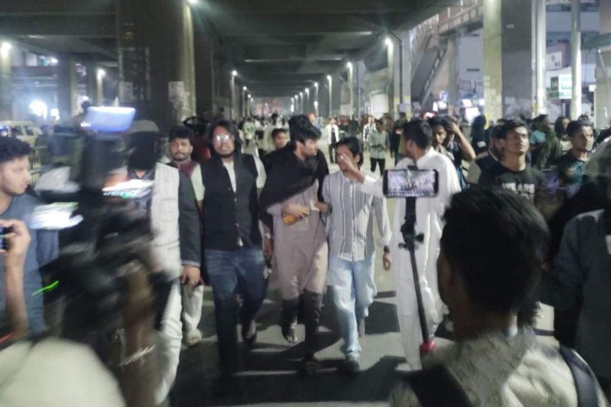 শাহবাগ পরিস্থিতি নিয়ে পুলিশের সঙ্গে আলোচনায় ডাকসু নেতারা