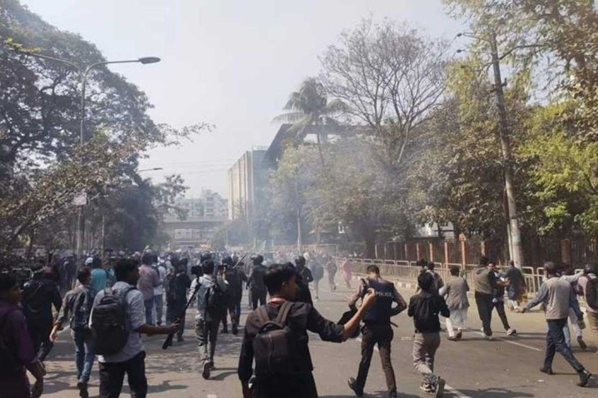 কর্মচারীদের ‘ভুখা মিছিল’-এ হামলার তীব্র নিন্দা