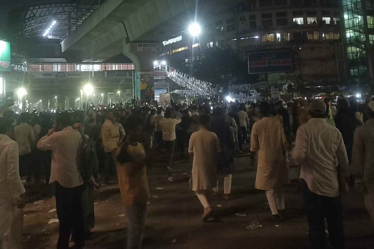 উই ওয়ান্ট জাস্টিজ স্লোগানে মুখর শাহবাগ মোড়