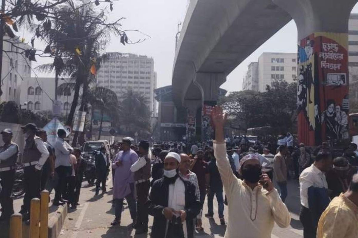 নবম পে-স্কেলের দাবিতে কর্মচারীদের ‘ভুখা মিছিল’, উত্তাল শাহবাগ