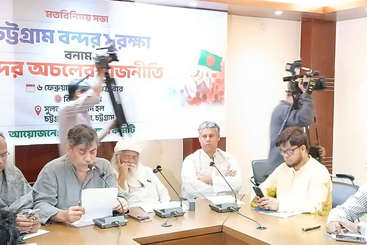 চট্টগ্রাম বন্দর নিয়ে গোপন চুক্তি চলবে না: ফরহাদ মজহার
