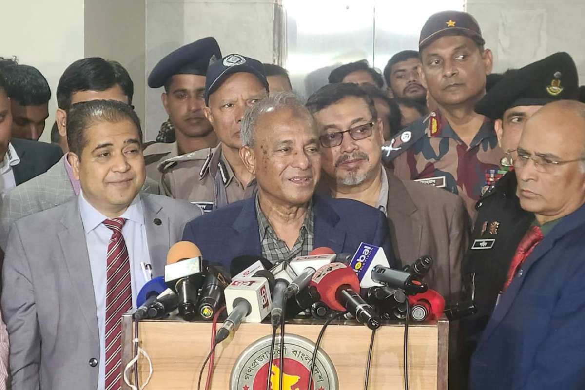 নির্বাচন হবে শান্তিপূর্ণ ও উৎসবমুখর: স্বরাষ্ট্র উপদেষ্টা