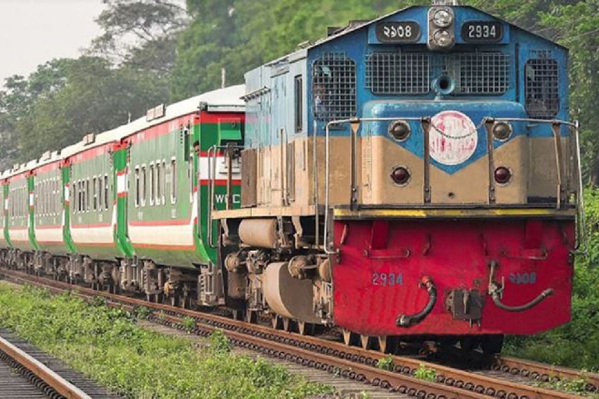 নির্বাচনের দিনে ট্রেন চলাচলে থাকছে না নিষেধাজ্ঞা