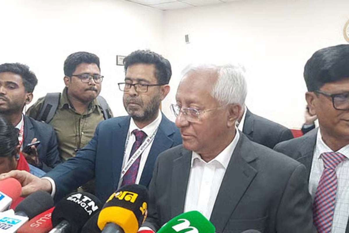 দুপুর পর্যন্ত ৩২.৮৮ শতাংশ ভোট পড়েছে: ইসি